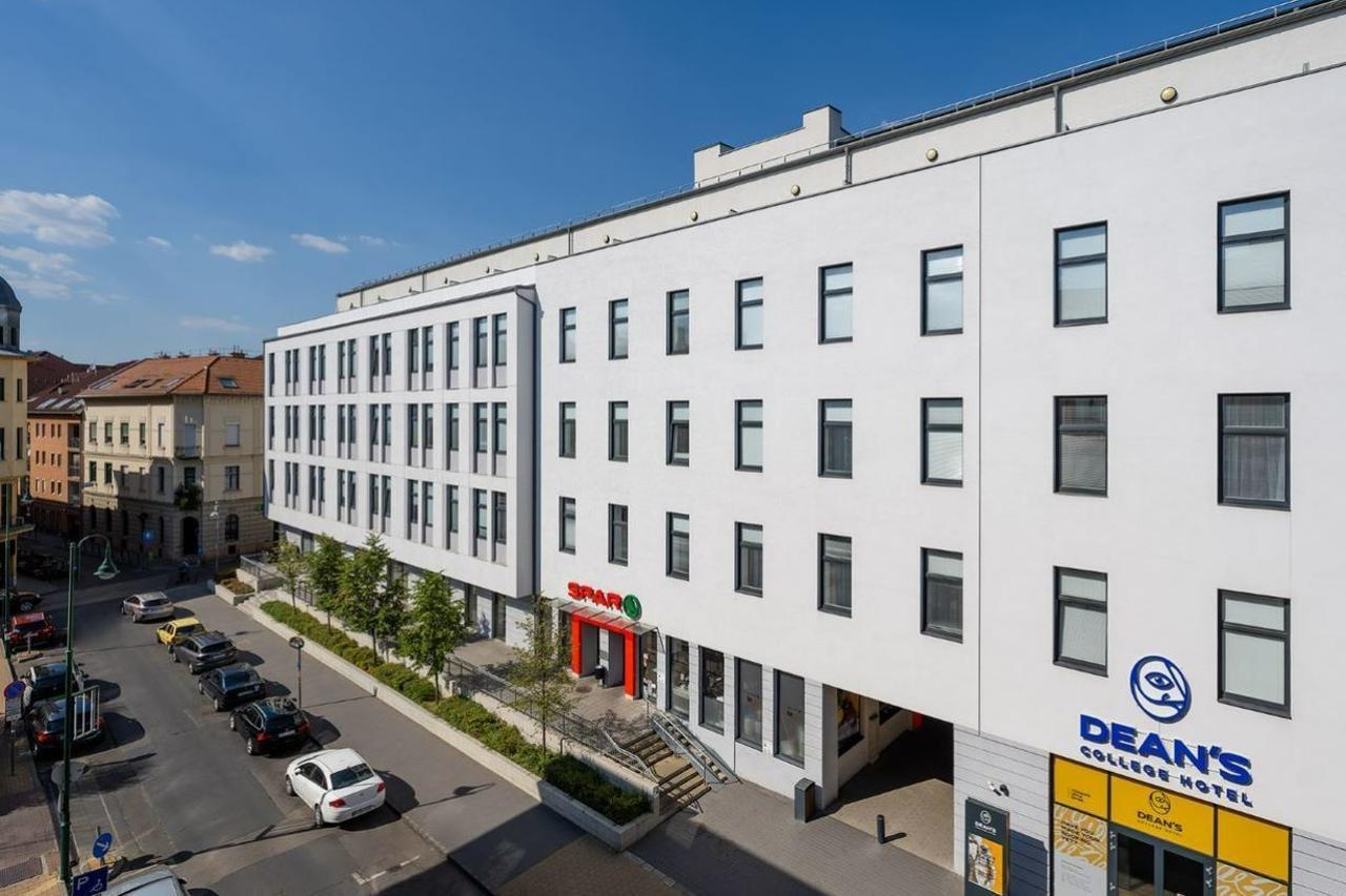 Dean's Szálloda 3*